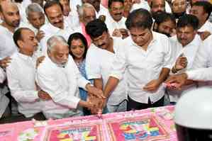 BRS celebrates KCR’s 70th birthday