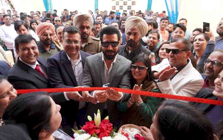 Actor Binnu Dhillon opens TVISVA Jewels outlet