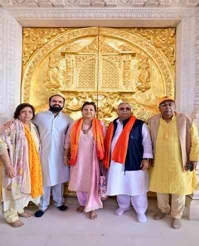 The Hinduja Group - Hinduja Family's visit at Ram Mandir Temple