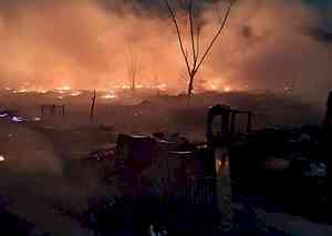 Over 100 huts gutted in fire in Delhi