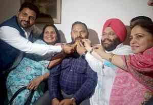 Oppn leaders welcome SC verdict declaring AAP councillor as Chandigarh Mayor