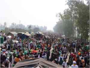 Security beefed up at Delhi-Gurugram border amid farmers' protest