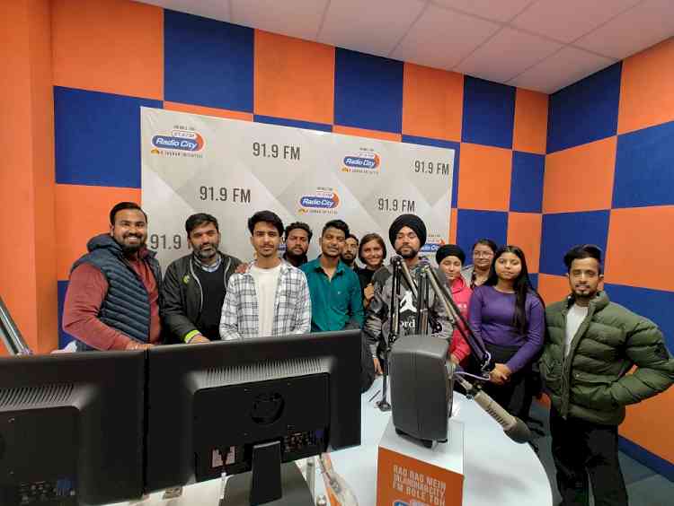 Lyallpur Khalsa College students visited Radio city to commemorate Radio Day