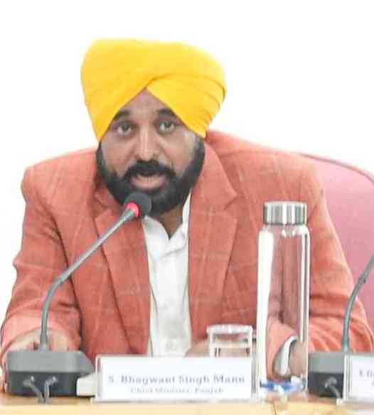 CM condemns BJP leaders for questioning the patriotism of Sikh Police officer in WB