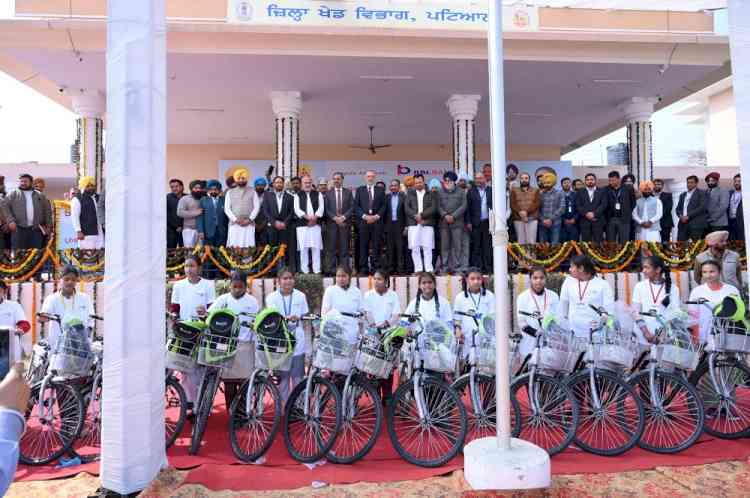 RBL Bank distributes bicycles and school-kits to underprivileged girls in Patiala under its CSR initiative UMEED 1000