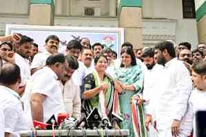 Hyderabad Deputy Mayor leaves BRS, joins Congress