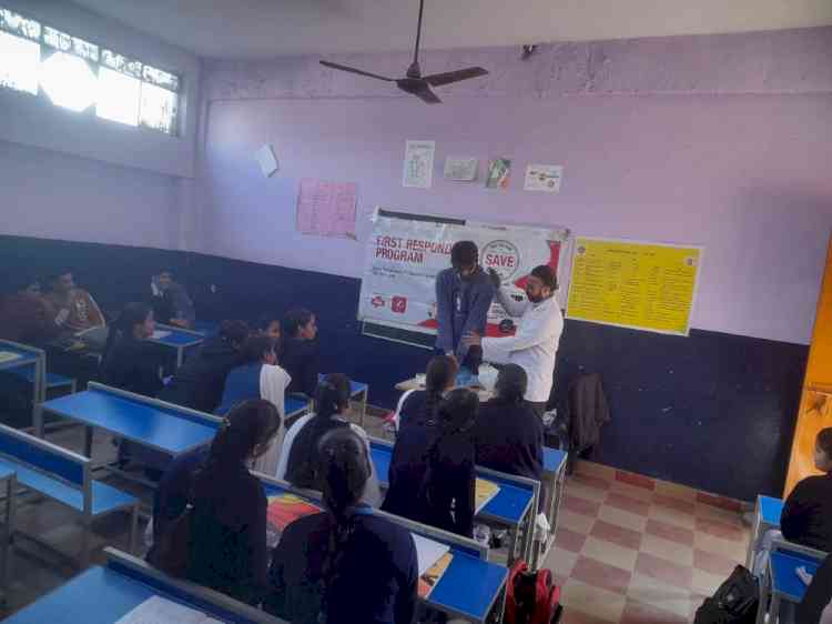 108 Ambulance Conducts First Responder Program at Govt. Model Sr. Sec. School, Millerganj, Ludhiana