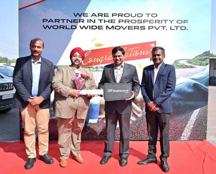 Mahindra commences delivery of 100 Blazo 55T 4X2 to World Wide Movers