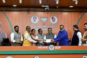 Setback to BRS as its Nagarkurnool MP Ramulu joins BJP