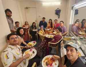 Kebabs, biryani, sugar-free cake: 'Aangan Aapno Kaa’ cast bonds over potluck lunch