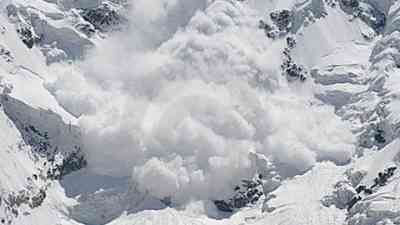 Avalanche damages shops in Himachal 