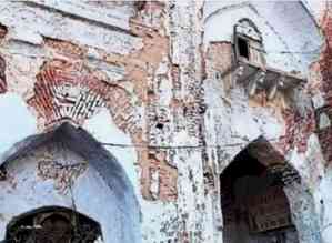 UP: Decaying Chhota Imambara gates to be restored