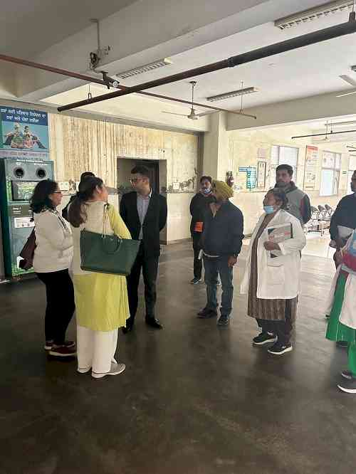 On DC's directions, SDM inspects health services at Civil Hospital