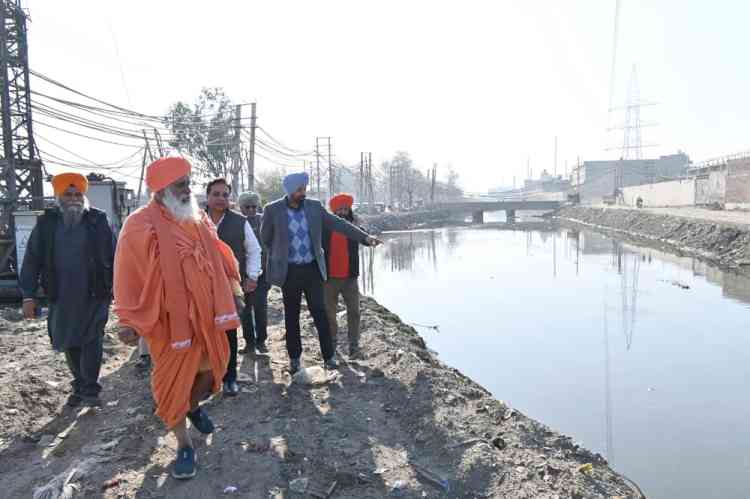  Take strict action against industrial units dumping untreated waste in 'Buddha Dariya' or vacant plots - Rajya Sabha MP Seechewal 