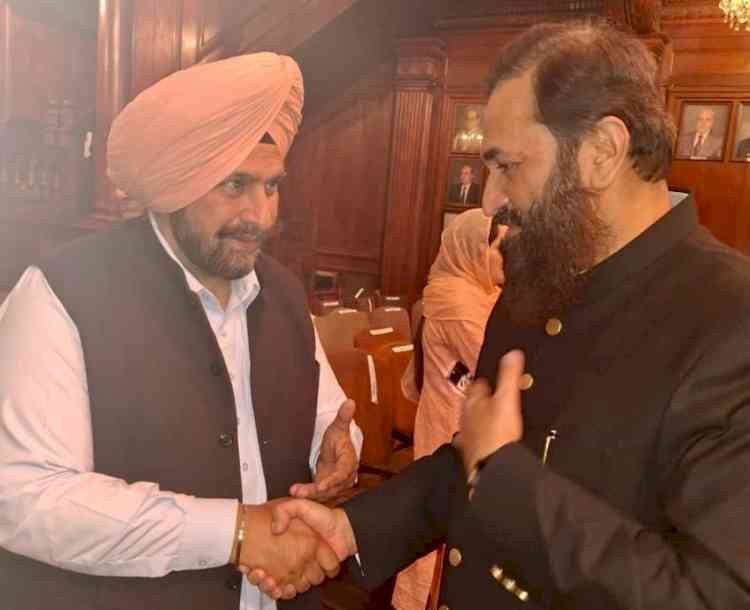 Ramesh Singh Arora becomes first Sikh minister in Pak Punjab