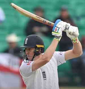5th Test: Crawley makes unbeaten 61, Kuldeep picks two as England reach 100/2