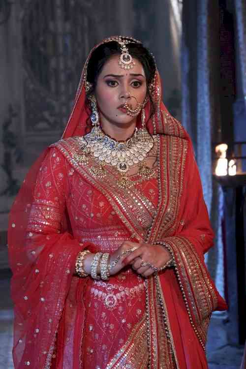 Mallika Singh looks breathtaking in an exquisite 10 kg lehenga on COLORS’ ‘Pracchand Ashok’