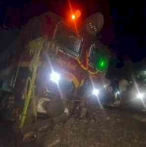 Locomotive of passenger train derails in Andhra, no passenger injured