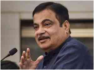 BJP names 20 Maha candidates in 2nd LS list; Gadkari from Nagpur, Pankaja Munde in Beed, 4 MPs axed 