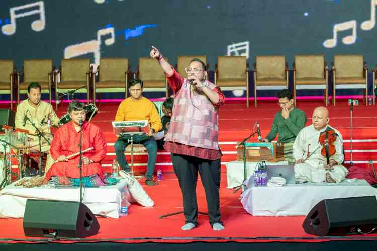 Shankar Mahadevan, Kumaresh Rajagopalan and Shashank Subramanyam render scintillating spiritual music to ring in Global Spirituality Mahotsav 