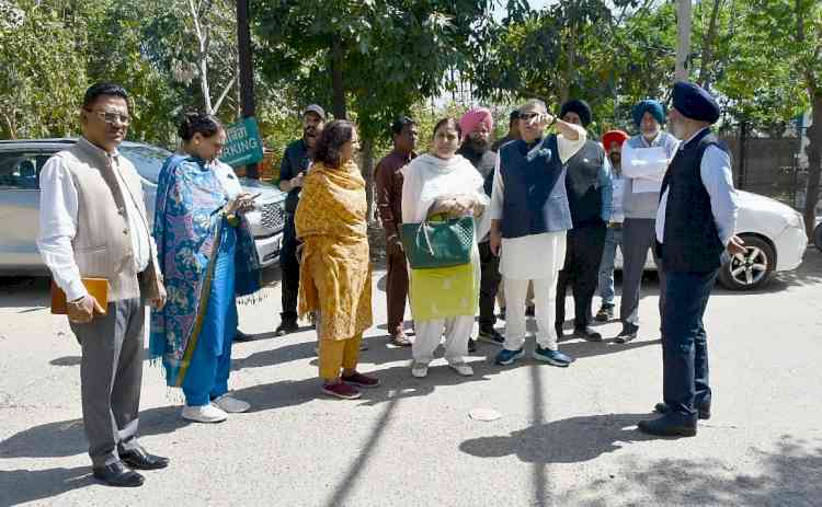 Arora visits Civil Hospital to review progress of upgradation 