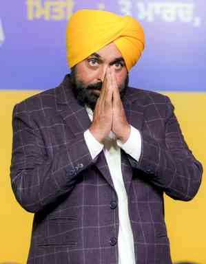 Bhagwan Mann pays obeisance to Bhagat Singh on completion of 2 yrs as Punjab CM