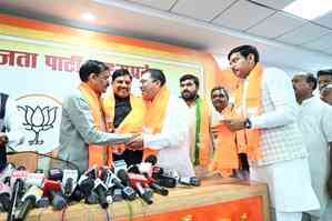 Kamal Nath’s close aide Syed Jafar joins BJP in MP