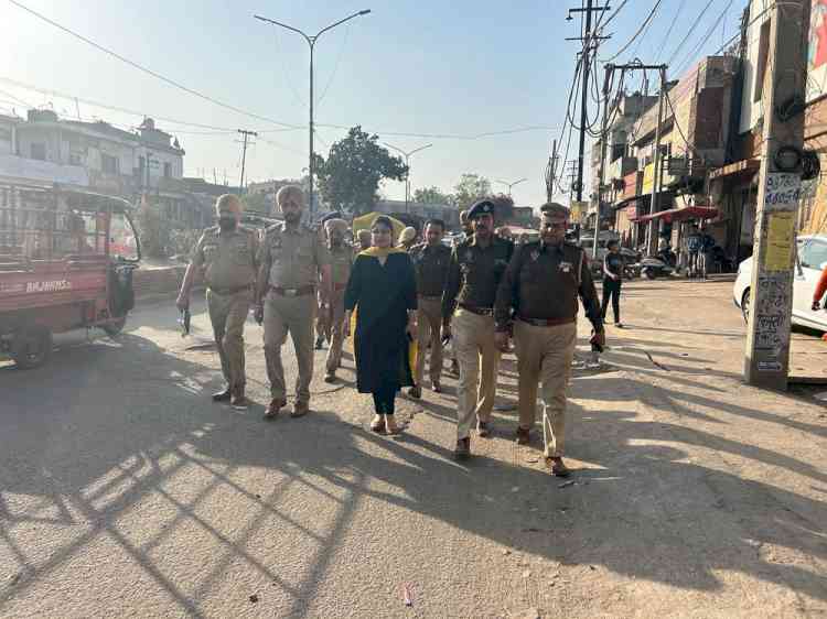 Lok Sabha Elections 2024: Civil administration and Police conduct flag march in Ludhiana South 