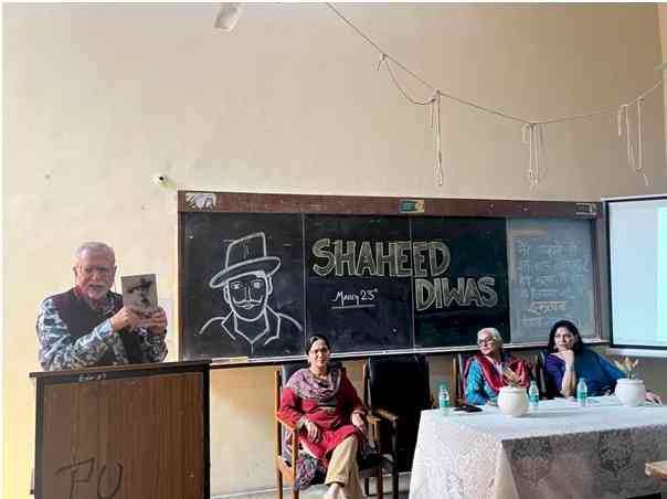 Programs on “Shaheedi Diwas” held in PU