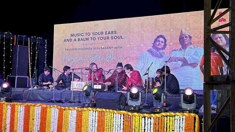 Pavilion celebrates Holi with week-long festivities