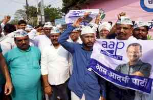 AAP office 'sealed' in Delhi, party to seek ECI's intervention