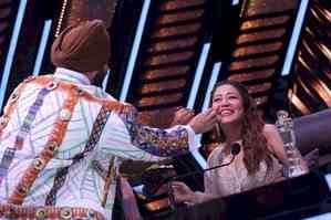 Neha Kakkar, Rohanpreet celebrate Holi on 'Superstar Singer 3' set