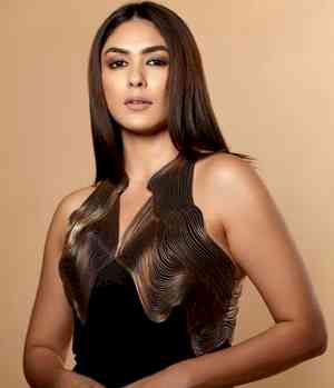 Mrunal Thakur's Holi plan is to celebrate it alongside ‘Family Star’ team