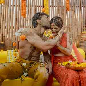 Kriti Kharbanda tears off Pulkit Samrat's kurta in haldi pics from wedding