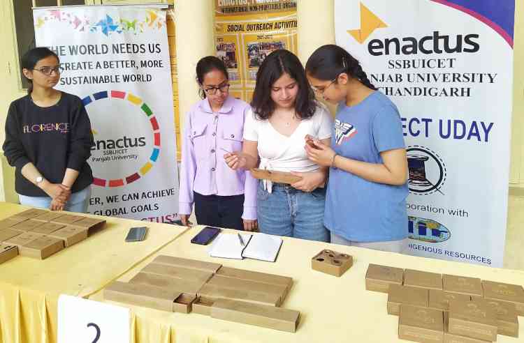Enactus Panjab University puts forth a showcase of Arpan Project at DAV College, Chandigarh