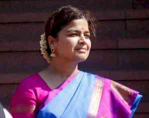 Suspense continues over re-nomination of Poonam Mahajan from North Central Mumbai seat