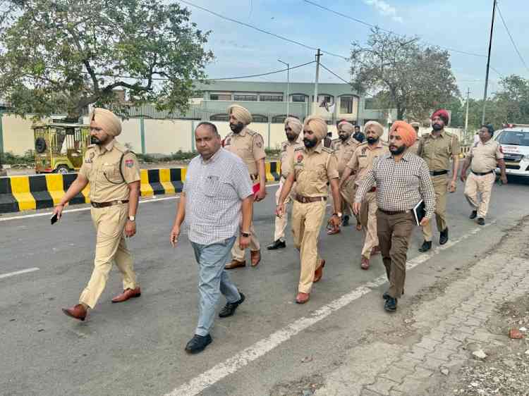 Lok Sabha Elections 2024: Civil administration and Police conduct flag march in Ludhiana East
