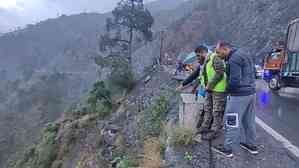 10 killed as cab plunges into deep gorge in J&K