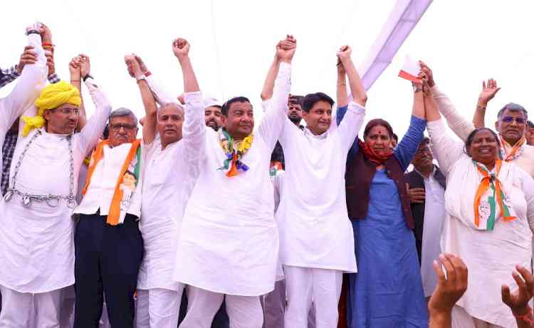 In joint workers conference of Congress, AAP and CPM, Deepender Hooda and Sushil Gupta asked for votes for each other