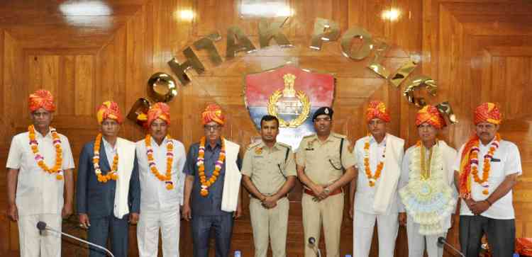 रोहतक पुलिस के 9 पुलिस अधिकारी व कर्मचारी हुए सेवानिवृत्त