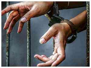 Two held for robbery bid in Gurugram jewellery shop