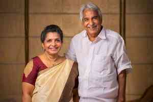 Oommen Chandy’s wife, daughters to hit campaign trail for first time for UDF candidates