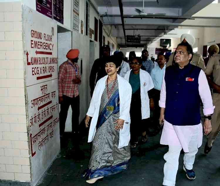 Arora reviews ongoing work on upgradation of facilities at ESIC Hospital