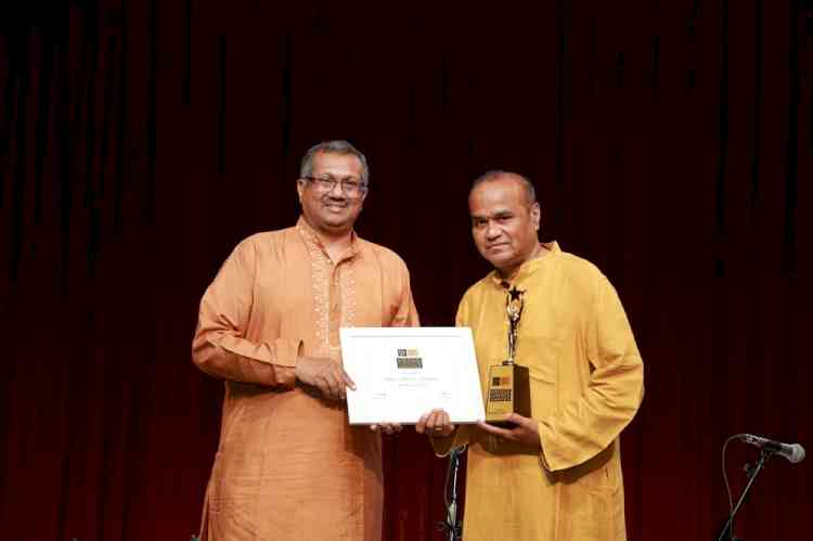 Guru G. Elangovan honored with Critics' Choice Award by World University of Design for Outstanding Contributions to Performing Arts