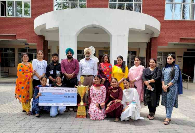 Lyallpur Khalsa College Gidha team wins First Position Trophy worth Rs.51000