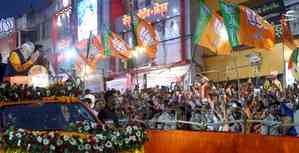 Rousing reception to PM Modi's roadshow in Jabalpur