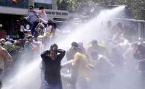 Delhi Police detain protesting BJP workers in Delhi