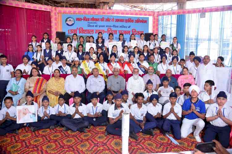 4000 take part in 13th ‘Maat Pita Pujan Diwas'