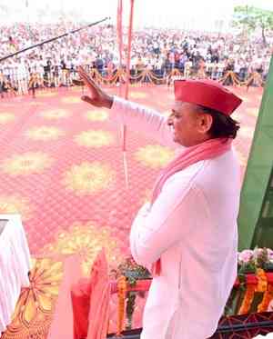 Farmers' strength made BJP take back farm laws: Akhilesh