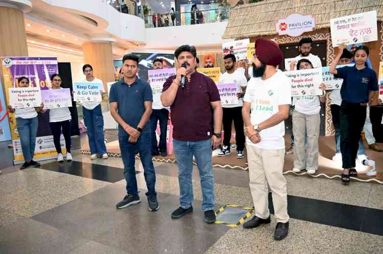 `Iss Baar, 70 Paar': Admn conducts mass awareness drive at Pavilion mall; ADC appeals public to vote for their better future 